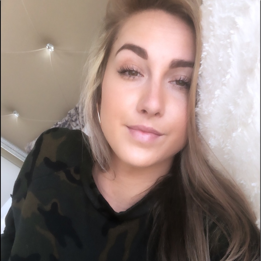 Meet your Posher, Mallory